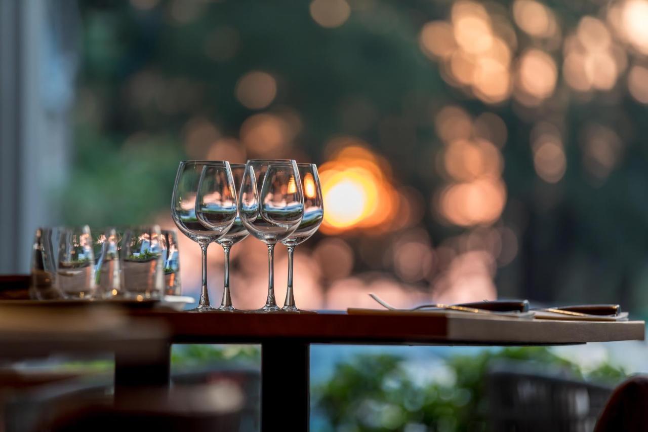 Outrigger Surin Beach Resort - Sha Extra Plus Zewnętrze zdjęcie Wine glasses