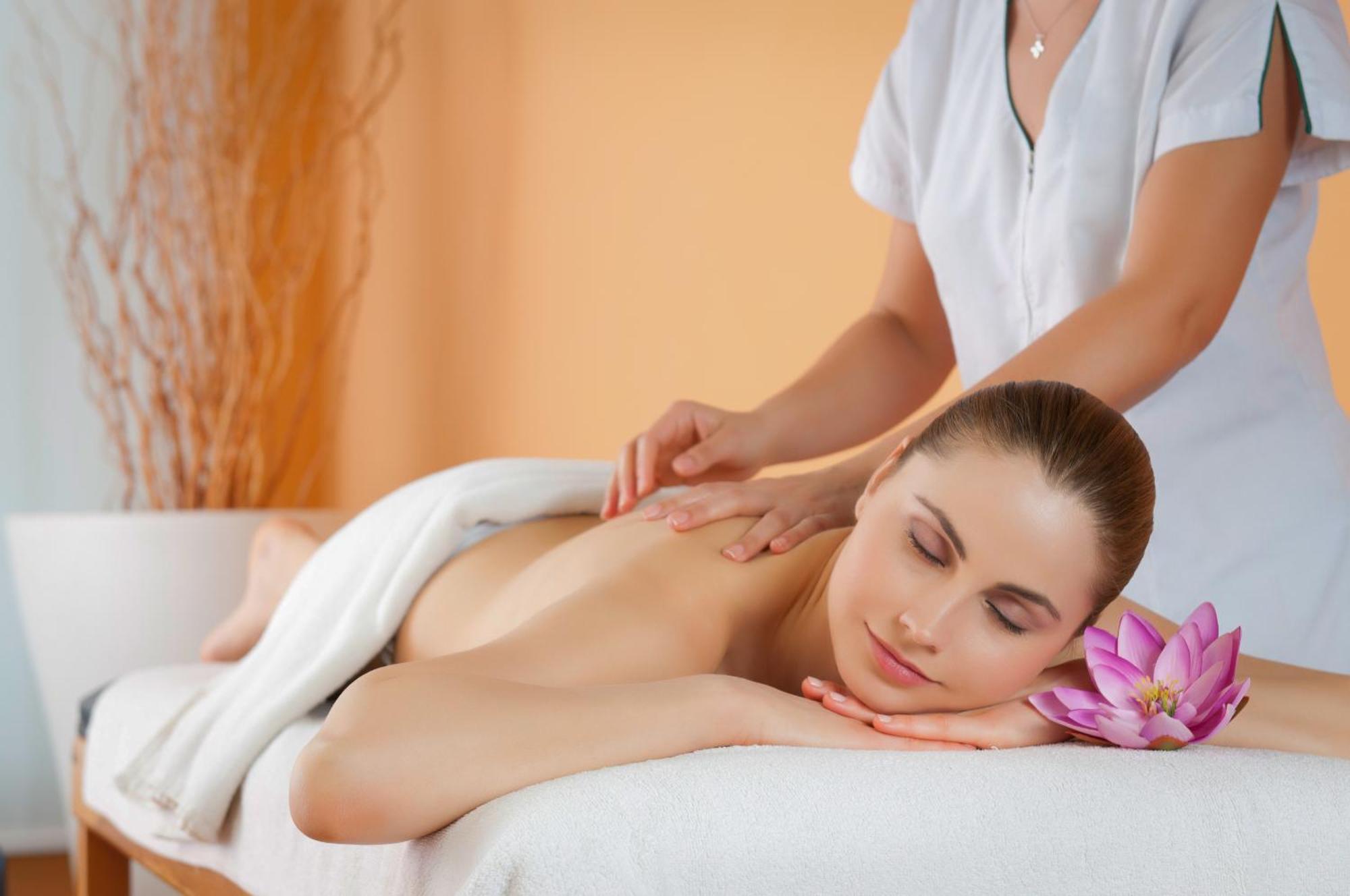 Outrigger Surin Beach Resort - Sha Extra Plus Zewnętrze zdjęcie Massage